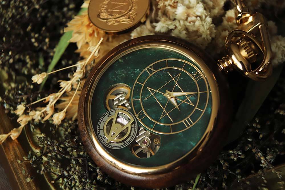 POCKET WATCH MODEL 懐中時計/グリーンマイカ 45mm 黒紫檀ケース 天然石×天然木 唯一無二の美しい模様の腕時計「NOZ」