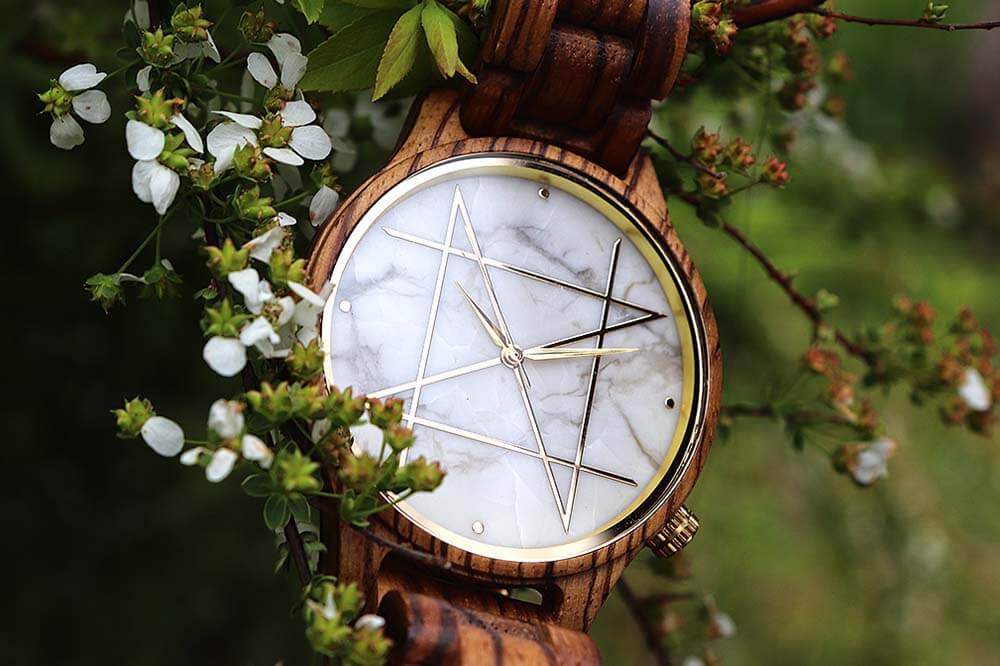 価格で全国 NOZ 天然木 天然石 ハウライト 腕時計(アナログ) クォーツ その他